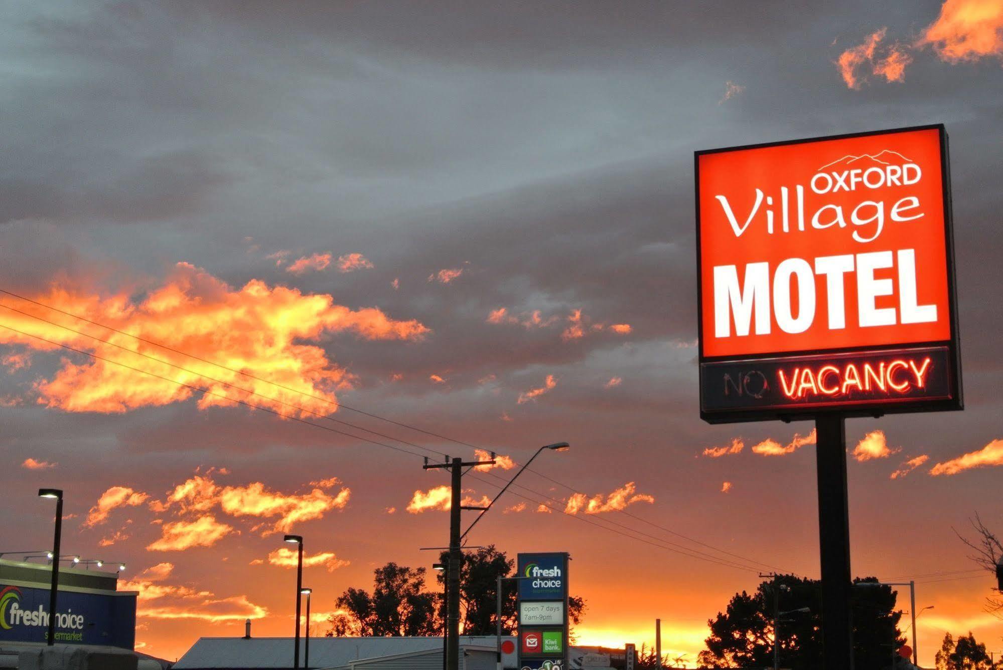 Oxford Village Motels Buitenkant foto